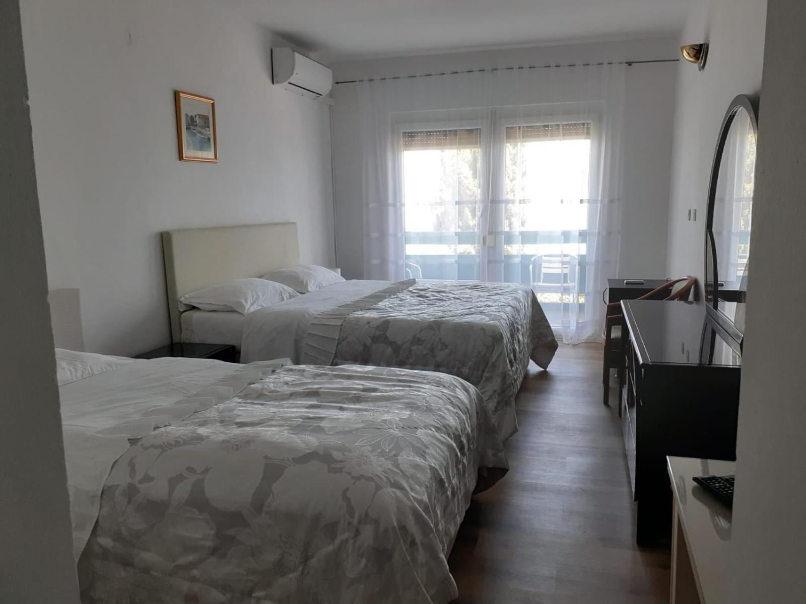 Hotel Marco Polo Slatine Bagian luar foto